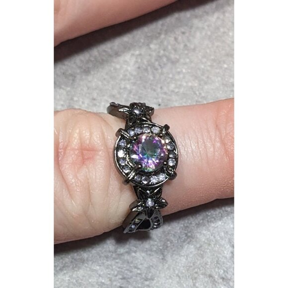 Gothic Purple Gemmed Ring With Star Accents Size 7.75 - Picture 5 of 8